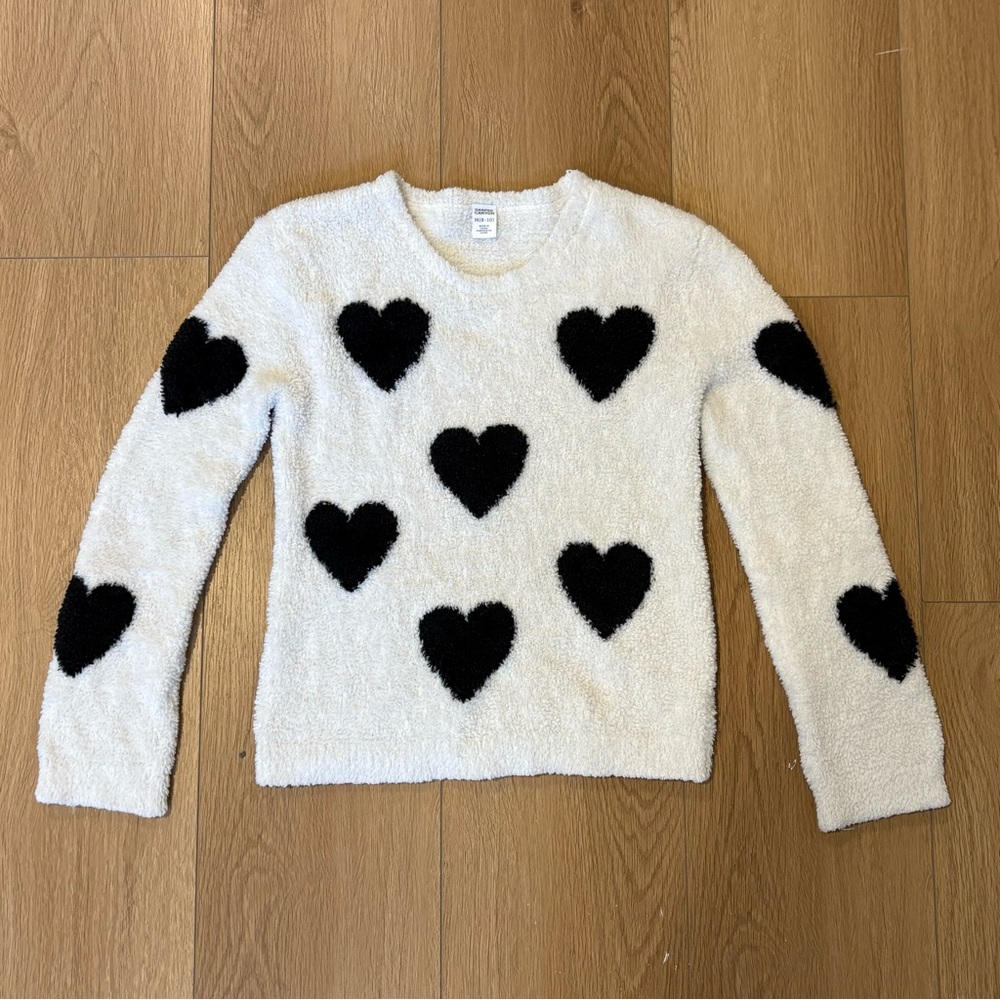 FALL SALE! Harper Canyon White & Black Super Soft Heart Pullover. Size: M (8-10)